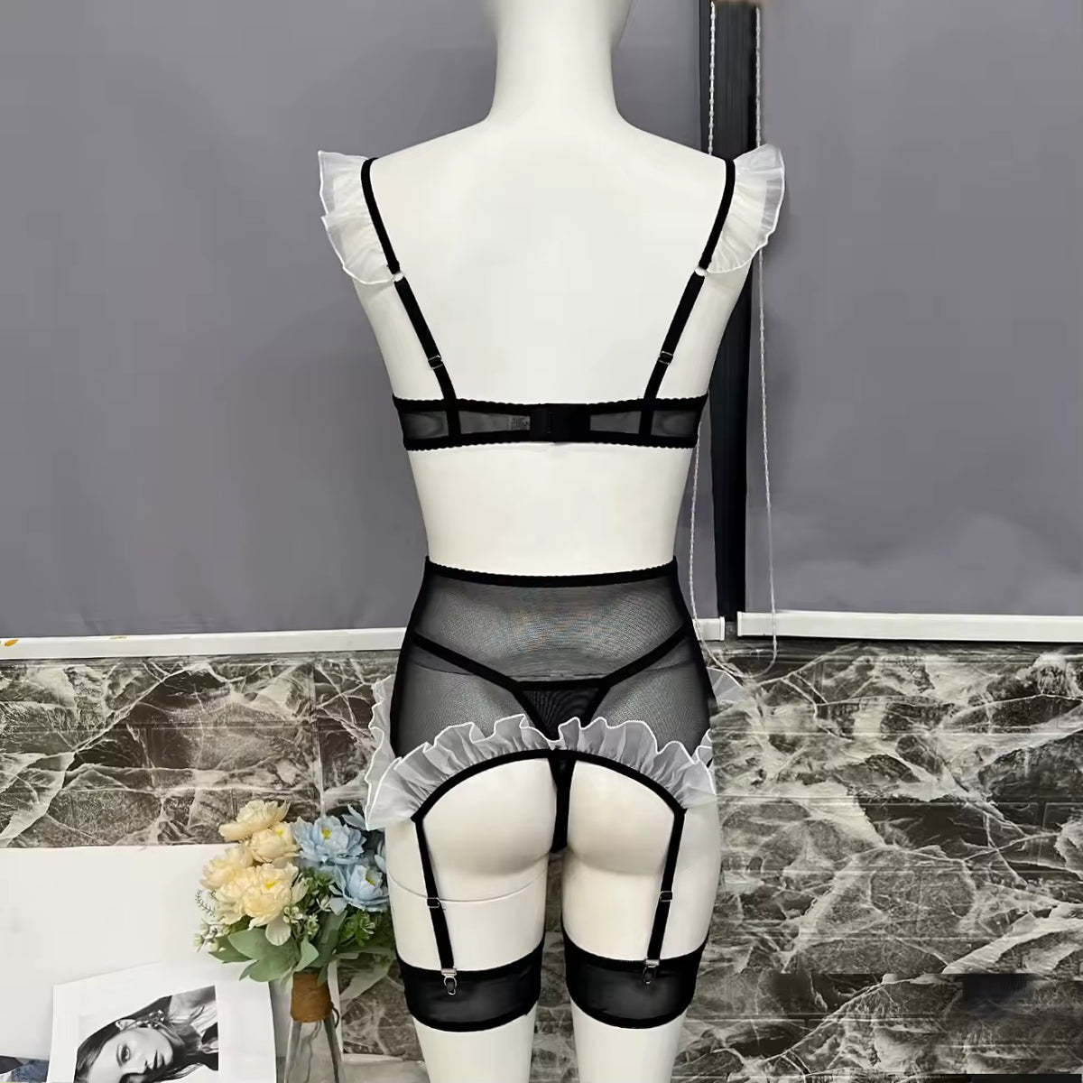 Fantasia Empregada – Fantasia com Babados e Transparência