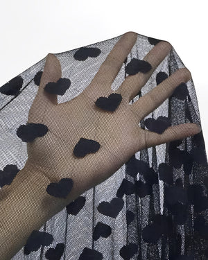 BabyDoll Corações Pretos – Transparência, Charme e Sensualidade Suave