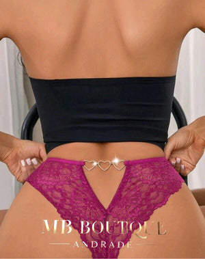 Calcinha de renda com detalhes em corações