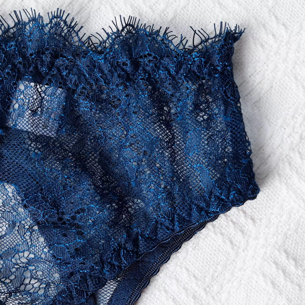 Lingerie Midnight Lace – Renda Preta com Harness e Cinta-Liga | Com Aro, Sem Bojo