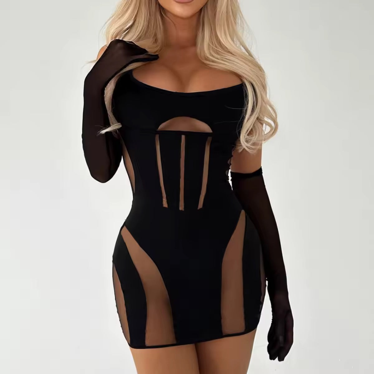 Vestido Black Hypnotic com Luvas - Recortes Sensuais e Ajuste Perfeito
