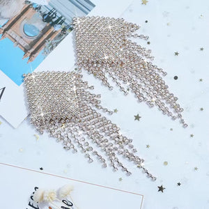 Tapa-Seios Gota de Cristal com Corpo de Strass – Luxo Máximo e Impacto Visual