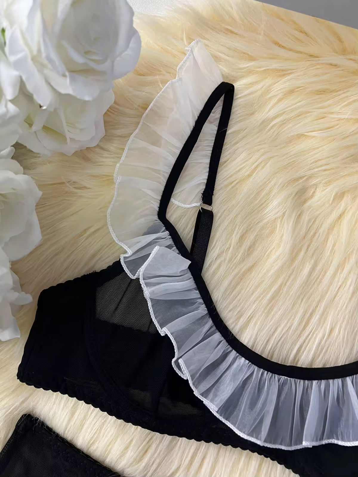 Fantasia Empregada – Fantasia com Babados e Transparência