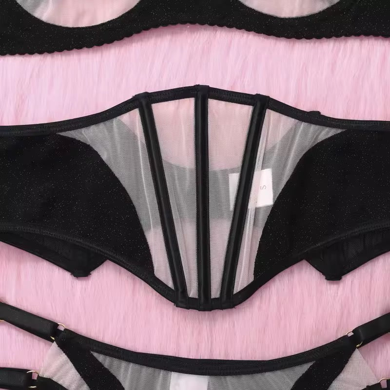 Lingerie Black Sculpt com Transparência e Cintura Alta | Com Aro, Sem Bojo