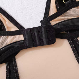 Body Preto Transparente com Recortes – Sensualidade, Poder e Estilo Moderno