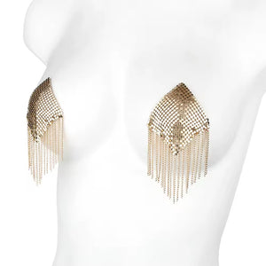 Tapa-Seios Metálico com Franjas – Efeito Cobra de Luxo