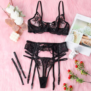 Lingerie Black Secret – Renda Floral com Strappy e Cinta-Liga