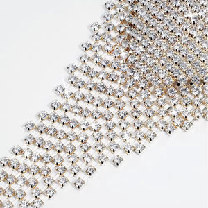 Tapa-Seios Gota de Cristal com Corpo de Strass – Luxo Máximo e Impacto Visual