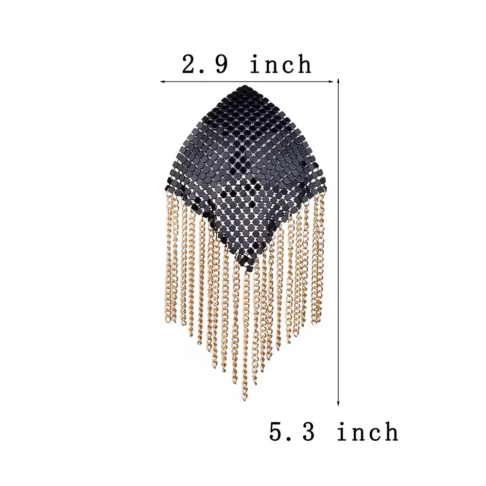 Tapa-Seios Metálico com Franjas – Efeito Cobra de Luxo