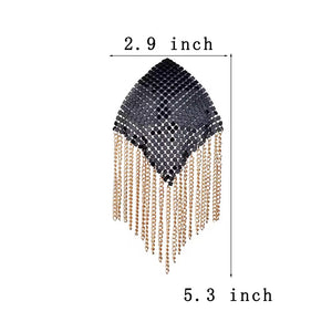 Tapa-Seios Metálico com Franjas – Efeito Cobra de Luxo