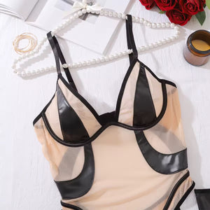 Body Preto Transparente com Recortes – Sensualidade, Poder e Estilo Moderno