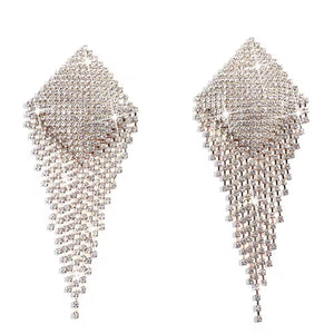 Tapa-Seios Gota de Cristal com Corpo de Strass – Luxo Máximo e Impacto Visual