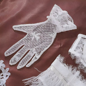 Lingerie Branca com Plumas – Glamour que encanta e destaca