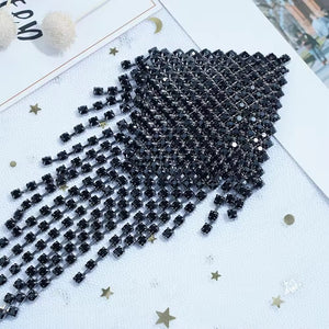 Tapa-Seios Gota de Cristal com Corpo de Strass – Luxo Máximo e Impacto Visual