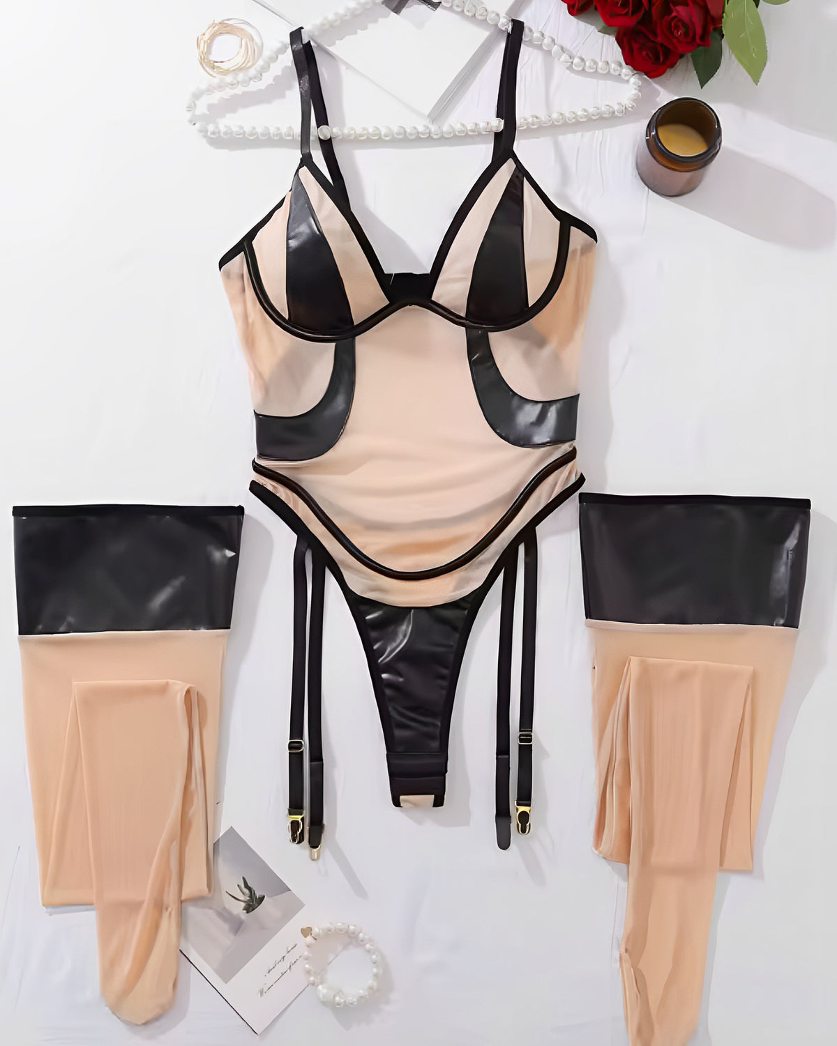 Body Preto Transparente com Recortes – Sensualidade, Poder e Estilo Moderno