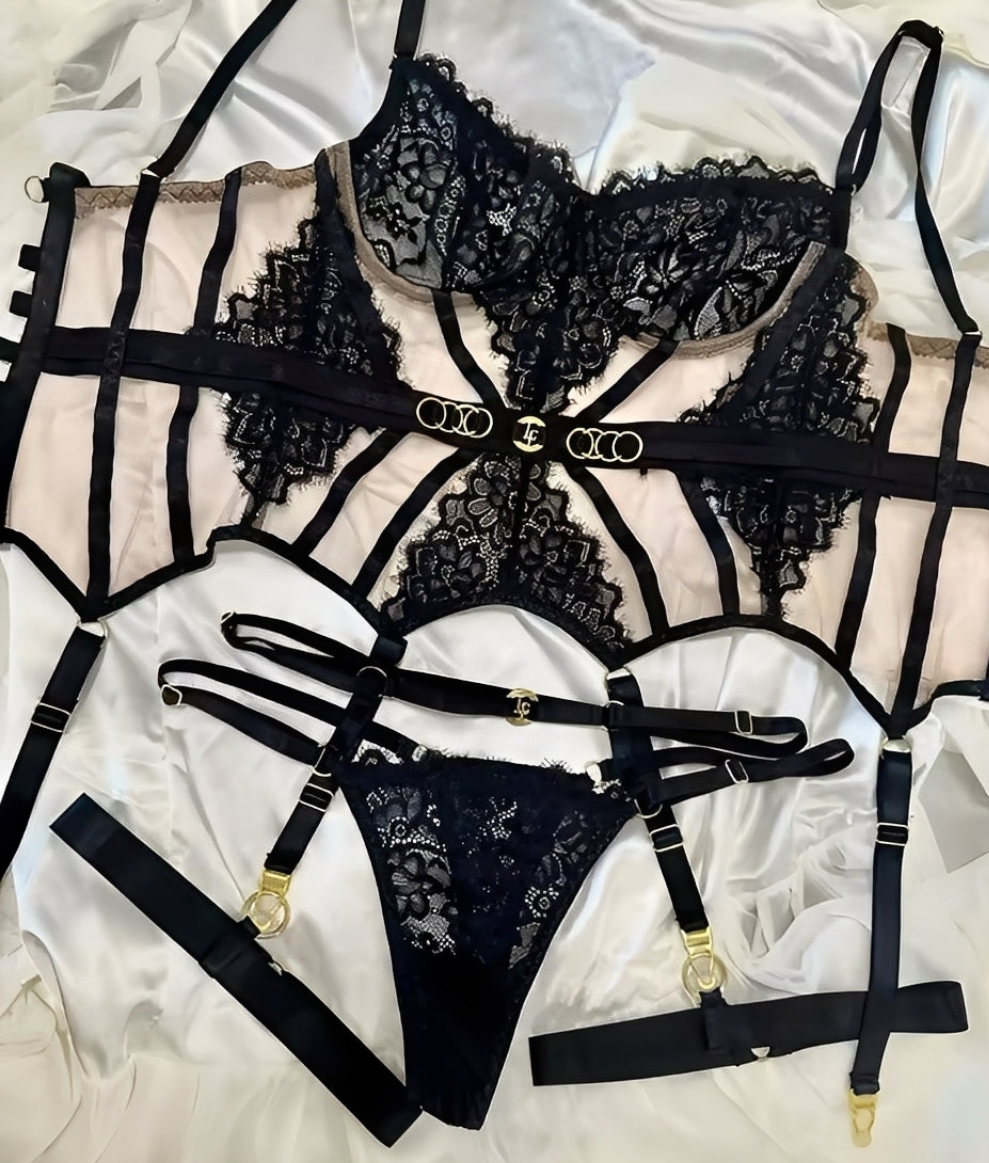 Conjunto Corselet Preto em Renda com Cinta-Liga e Choker – Lingerie Sexy, Sensual e Ousada para Mulheres Poderosas, do P ao G