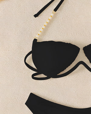 Biquíni Preto com Pérolas – Luxo e Sensualidade no Verão
