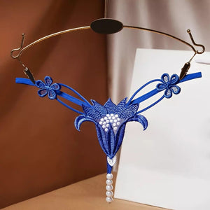 Calcinha com pérolas