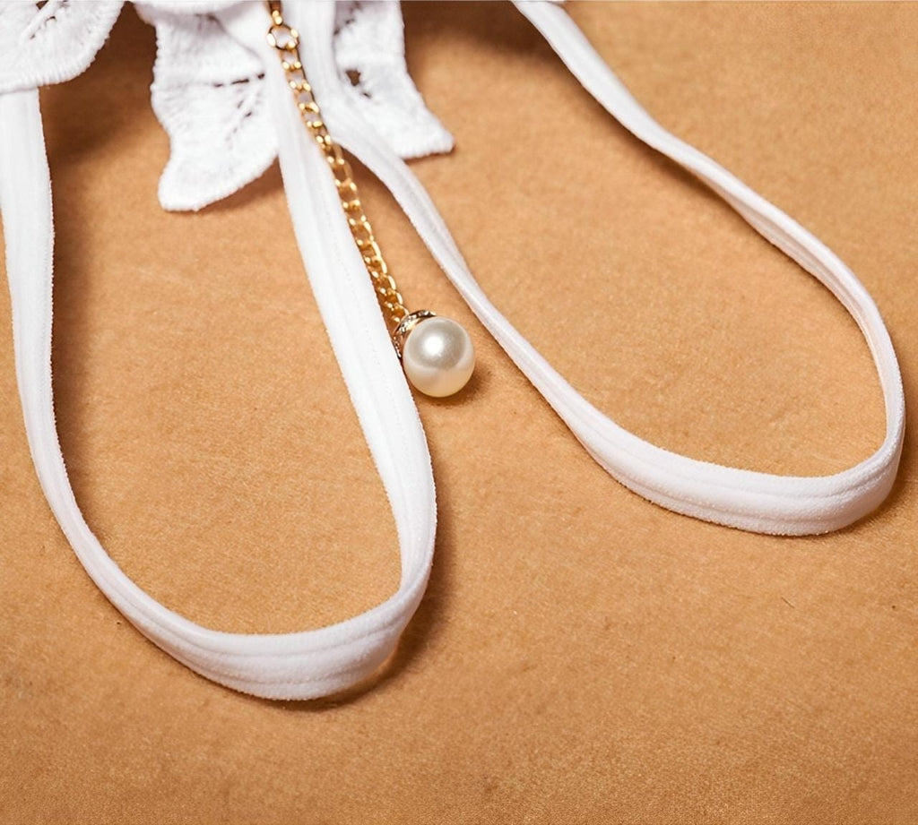 Calcinha com bordado em flor