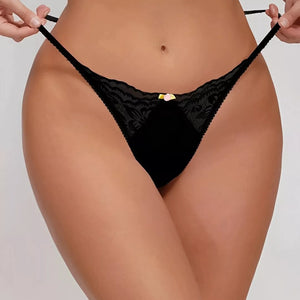 Calcinha fio dental com detalhe em flor