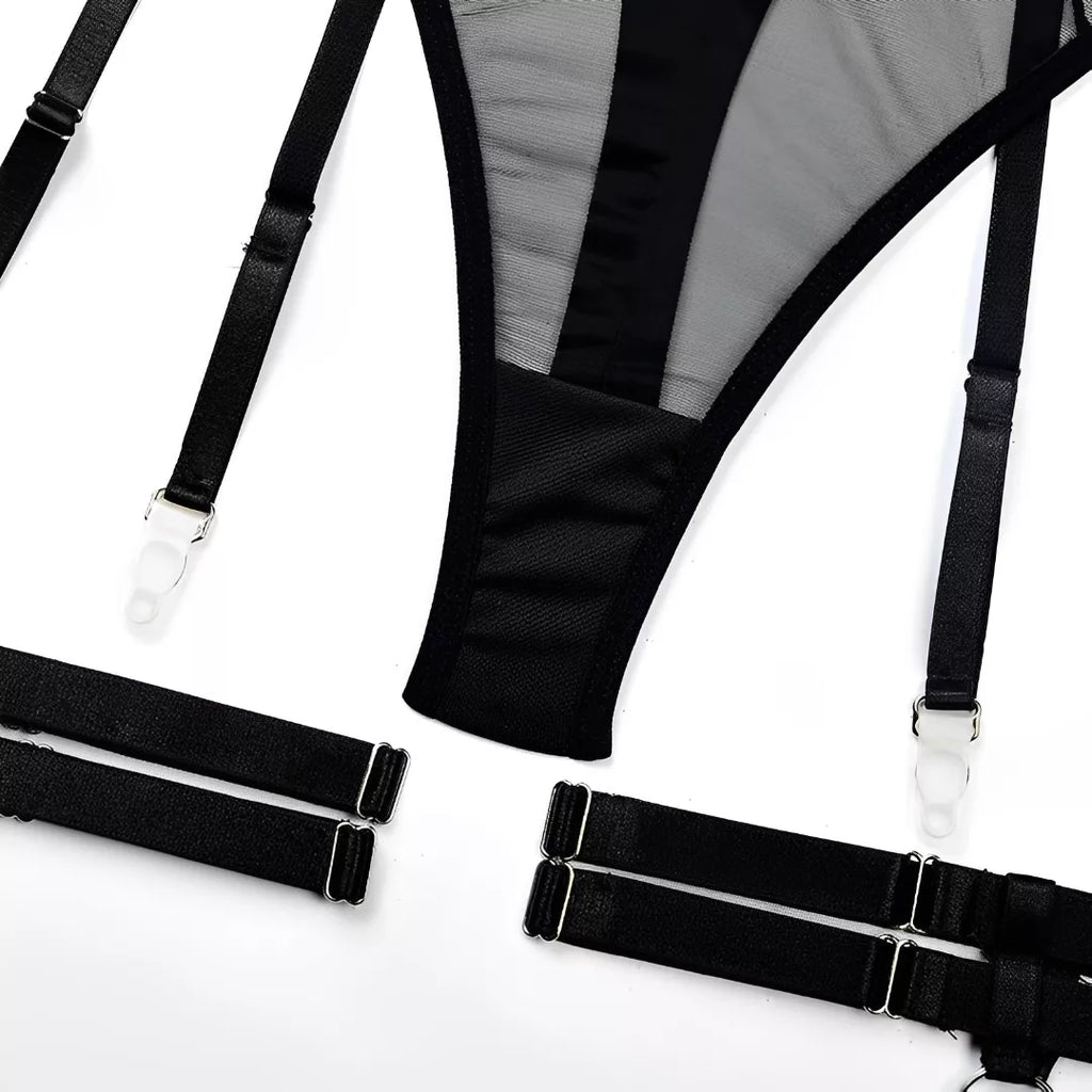 Body com detalhes em cinta liga