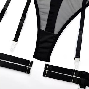 Body com detalhes em cinta liga