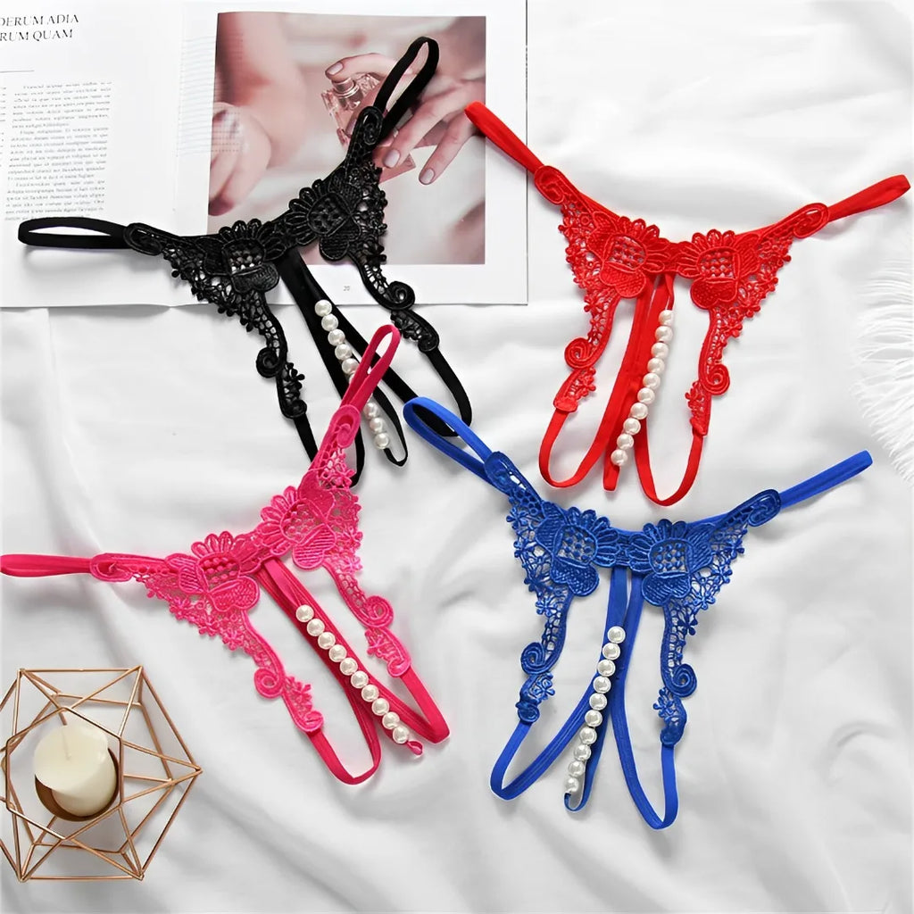 Calcinha com detalhes em pérolas