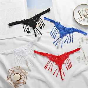 Calcinha com pérolas e franjas