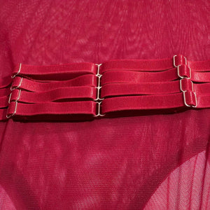 Body com luvas, cinta liga e ligas de perna