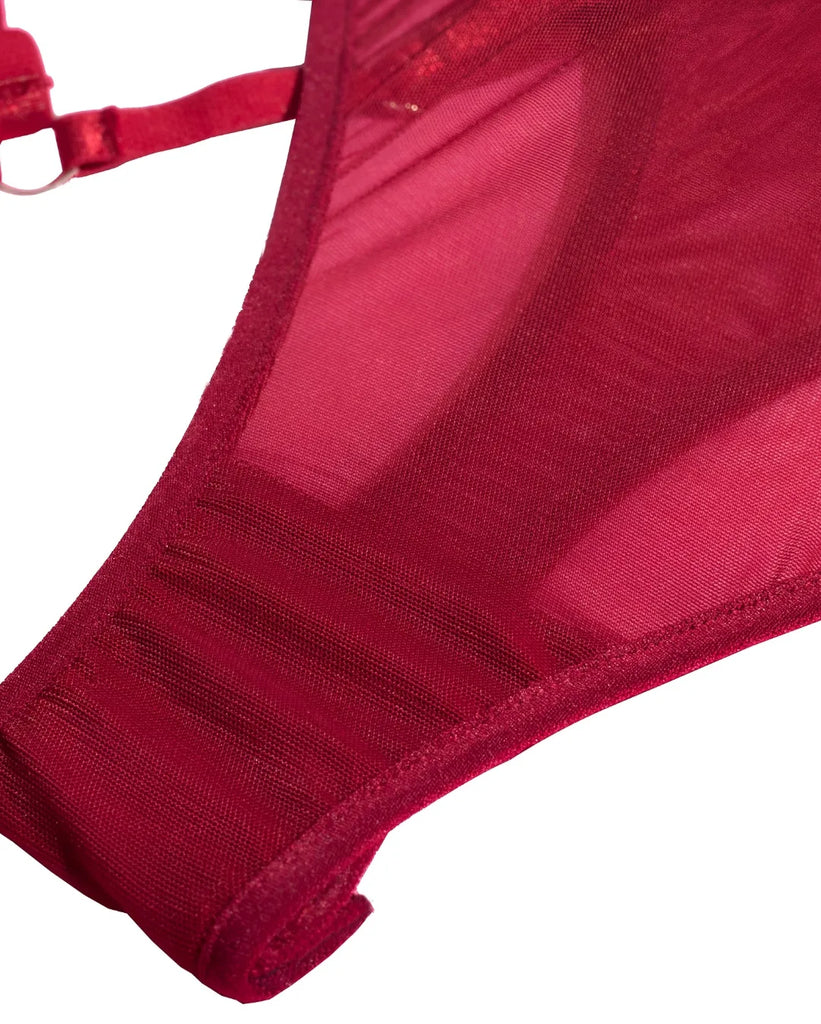 Body com luvas, cinta liga e ligas de perna