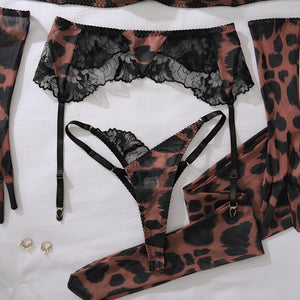 Conjunto Lingerie Animal Print com Renda, Meias e Luvas – Selvagem, Sexy e Sofisticada