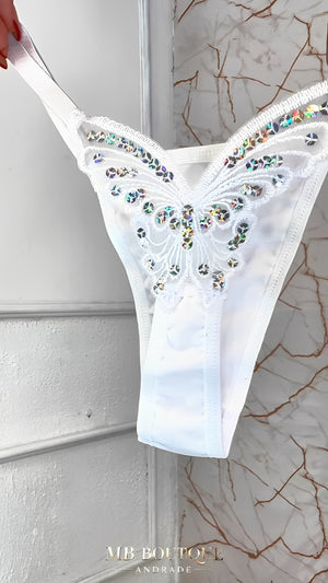 Calcinha Fio Dental Branca com Borboleta Bordada e Lantejoulas – Lingerie Sensual Ajustável P ao G