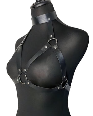 Harness de Couro Preto com Argolas Metálicas – Lingerie Fetichista e Sensual