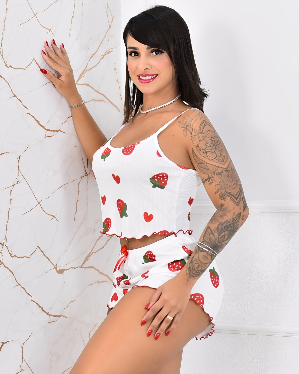 Baby Doll Feminino Branco com Morangos e Corações – Pijama Sensual, Confortável e Romântico do P ao GG