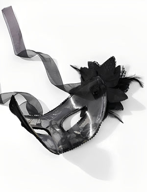 Máscara Veneziana de Renda com Flor Lateral e Laço em Cetim – Preto ou Vermelho | Fantasia Sensual e Elegante para Bailes e Sedução