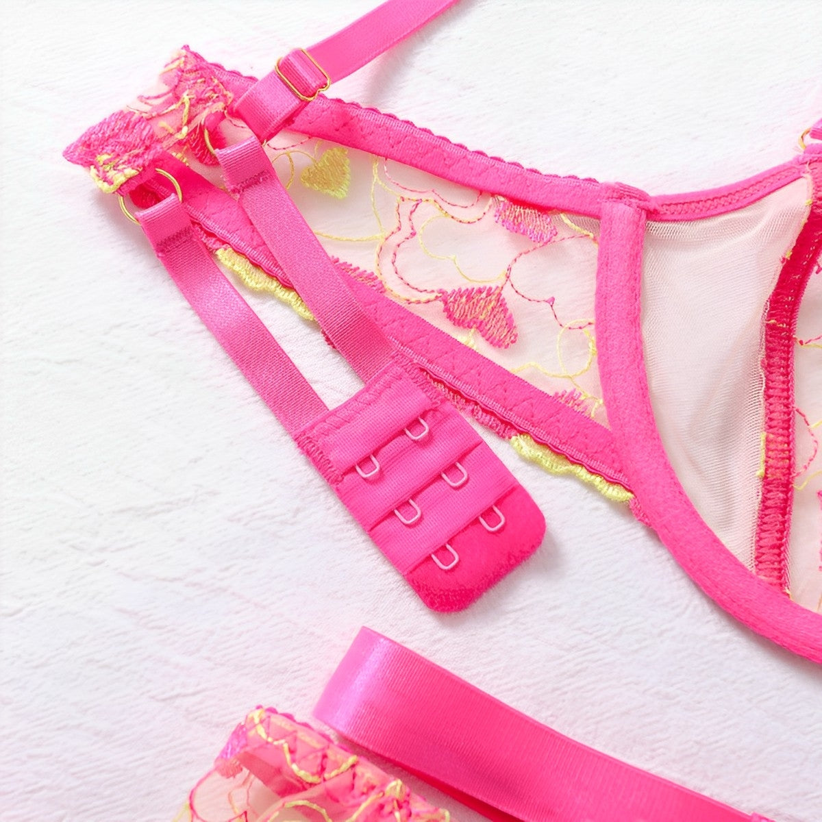 Lingerie completa com ligas de perna e gargantilha