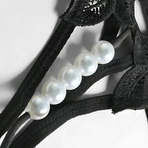 Calcinha Fio Dental Preta com Abertura Inferior e Pérolas - Lingerie Sensual em Renda Floral com Tiras Duplas (PP ao GG)
