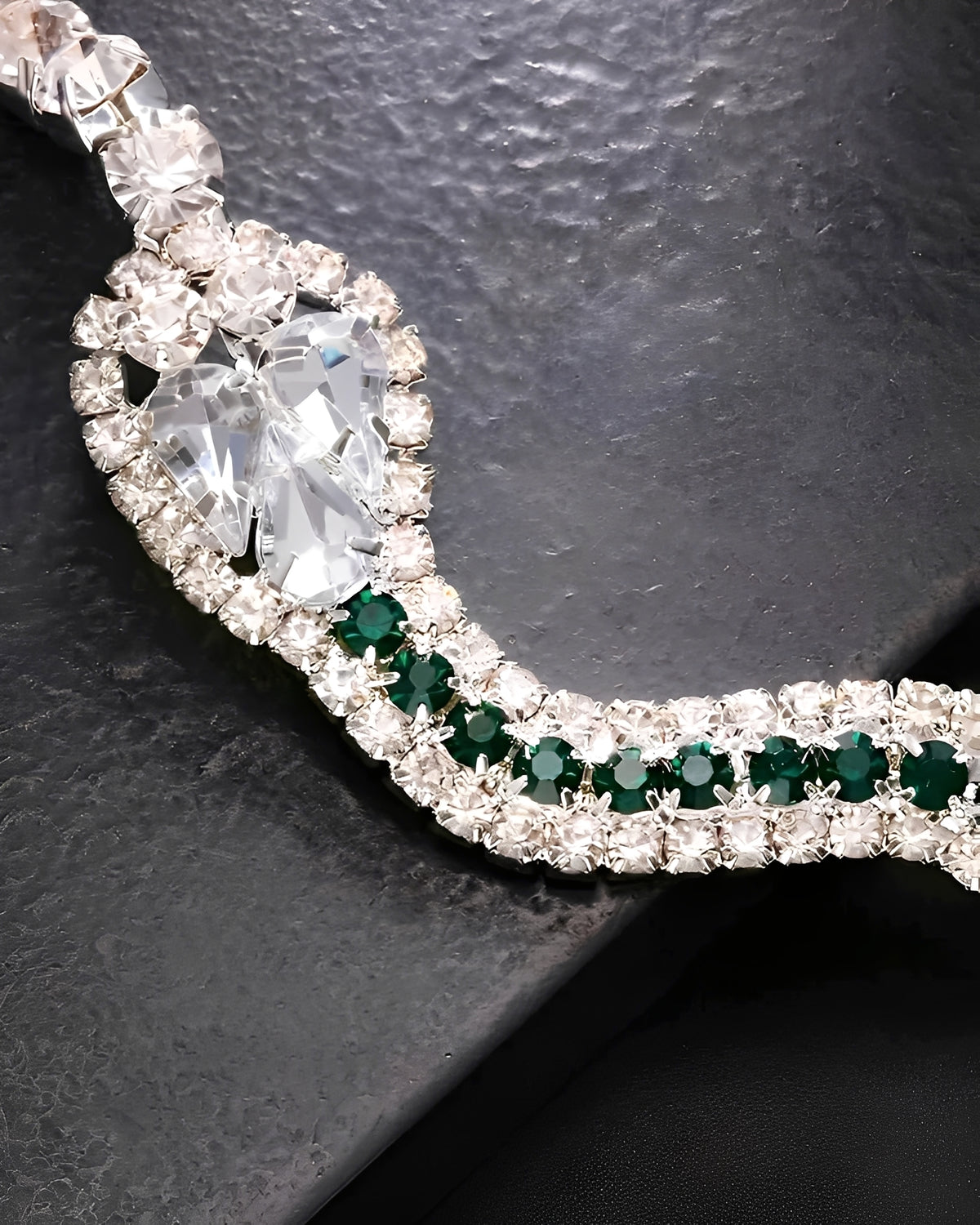 Colar Feminino Prata Serpente em Strass – Colar Longo Ajustável Elegante