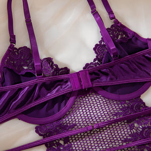 Conjunto Lingerie Sexy Roxo com Cinta-Liga, Meias e Luvas – Lingerie Sensual Feminina de Luxo