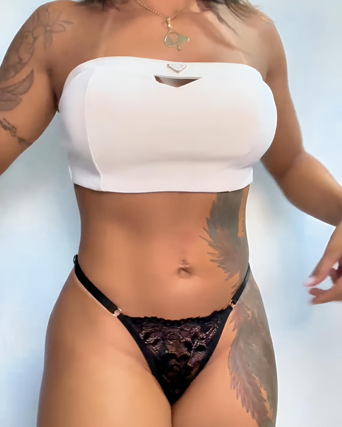 Calcinha Fio Dental Feminina em Renda com Regulagem Preta ou Vermelha - Lingerie Sensual Ajustável P ao GG, Confortável e Modeladora