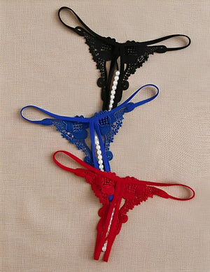 Calcinha Fio Dental com Pérolas – Kit Sensual em Renda Preta, Azul e Vermelha | Lingerie Erótica Luxuosa