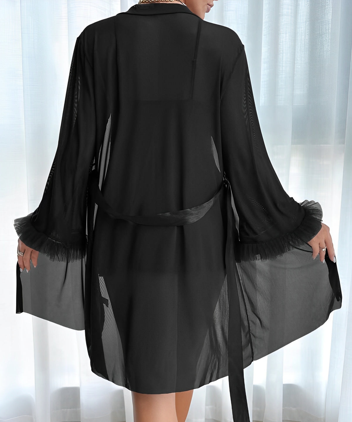 Camisola Preta com Renda e Hobby – Elegância atemporal com toque envolvente