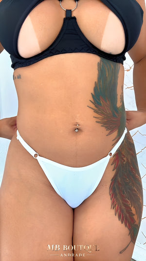 Calcinha Fio Dental Branca com Borboleta Bordada e Lantejoulas – Lingerie Sensual Ajustável P ao G