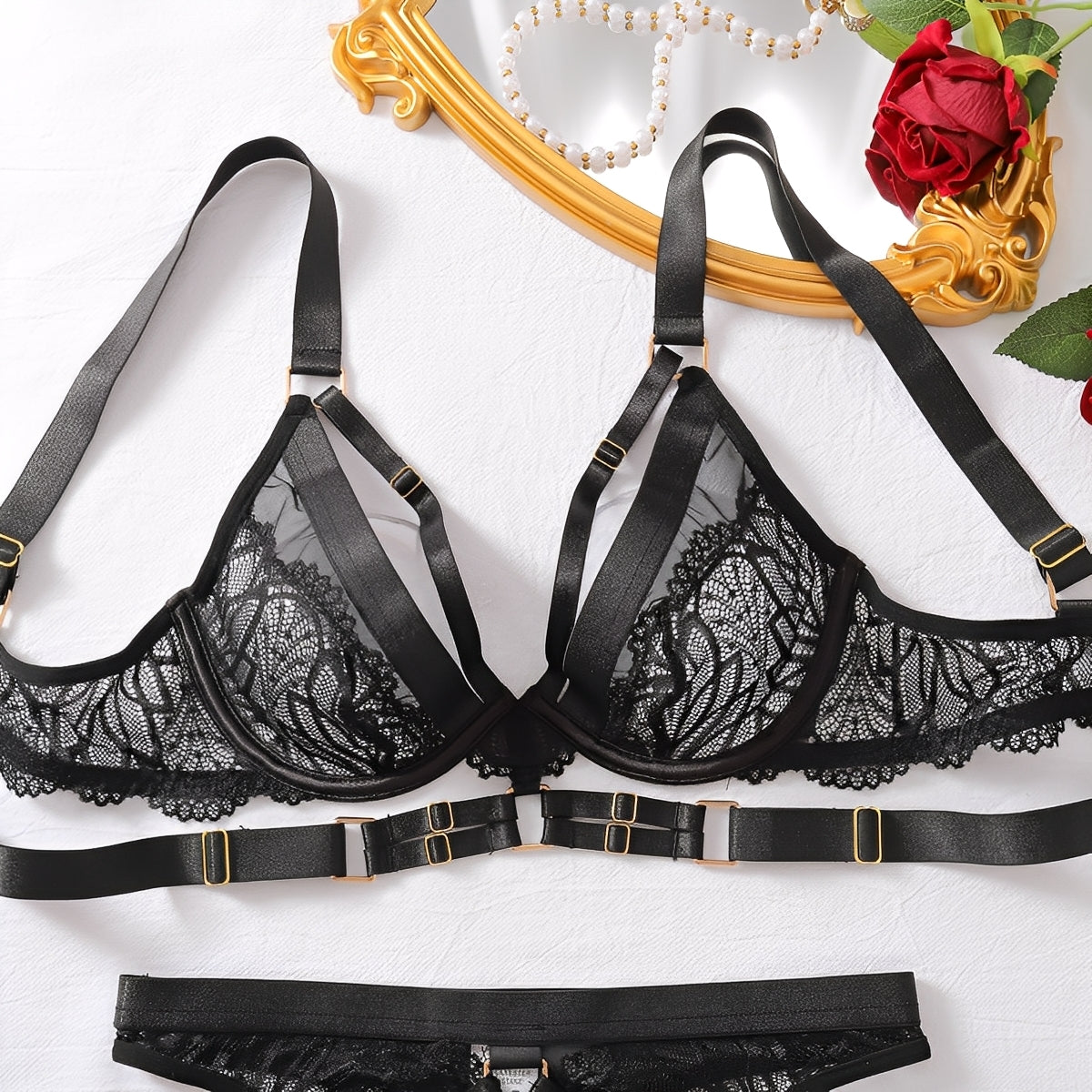 Conjunto de Lingerie Preta Strappy em Renda Transparente com Calcinha Fio Dental – Sensual, Exclusiva e Sem Bojo