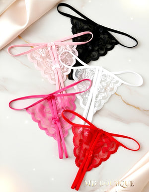 Kit 5 Calcinhas Fio Dental com Abertura Inferior em Renda e lacinhos – Lingerie Sensual Feminina P ao GG - Preto, Vermelho, branco, rosa claro, rosa escuro