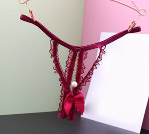 Calcinha sexy com abertura inferior com detalhes em laço e desenho em borboleta - Presente sensual e inesquecível