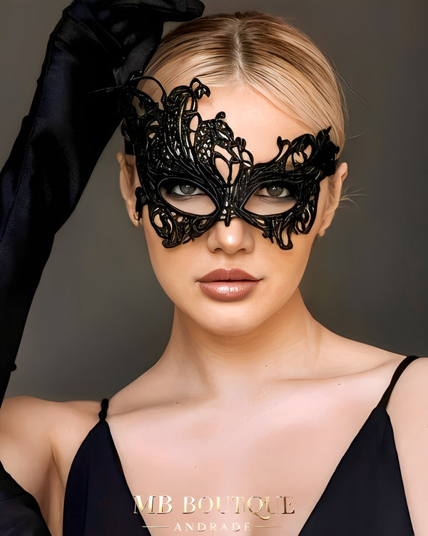 Máscara Veneziana de Renda Preta Luxuosa – Elegância, Mistério e Sedução para Noite Especial