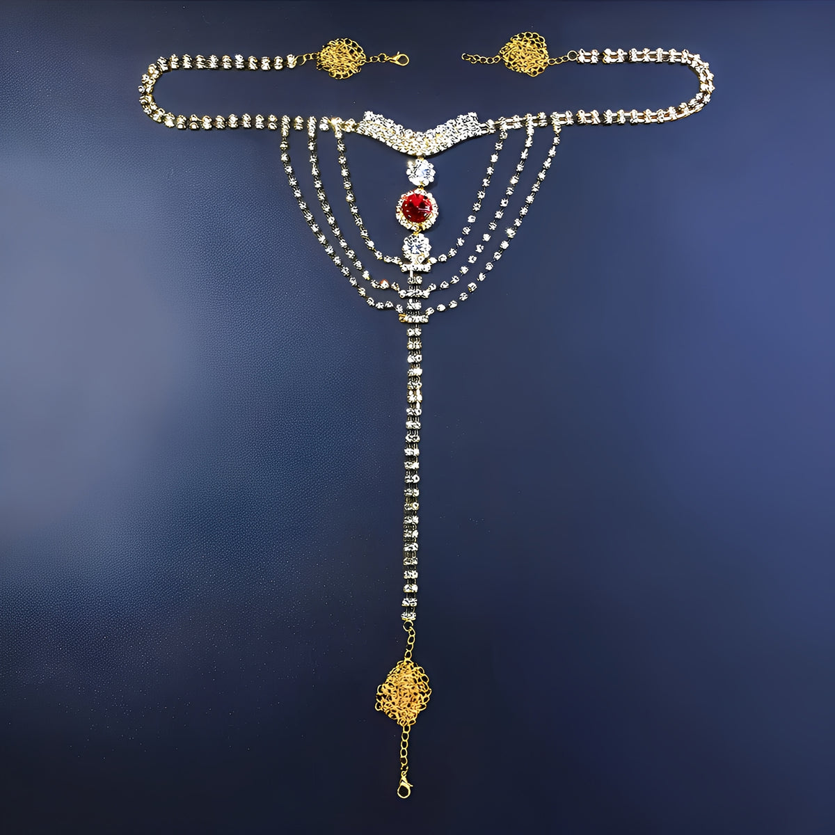 Calcinha Luxo com Correntes de Strass e Pedras Vermelhas – Design Cascata – Coleção Gold