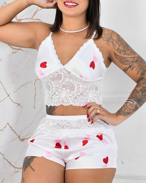 Baby Doll Beatriz Love – Cetim com Corações e Renda Delicada