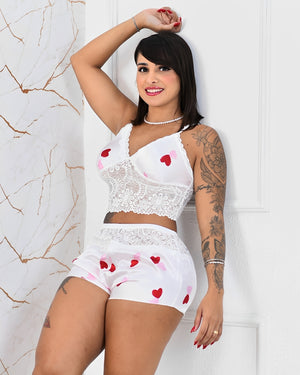 Baby Doll Beatriz Love – Cetim com Corações e Renda Delicada